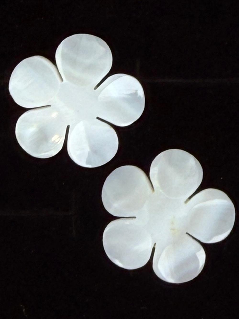 Bohemian Island chic white flower pierced earrings